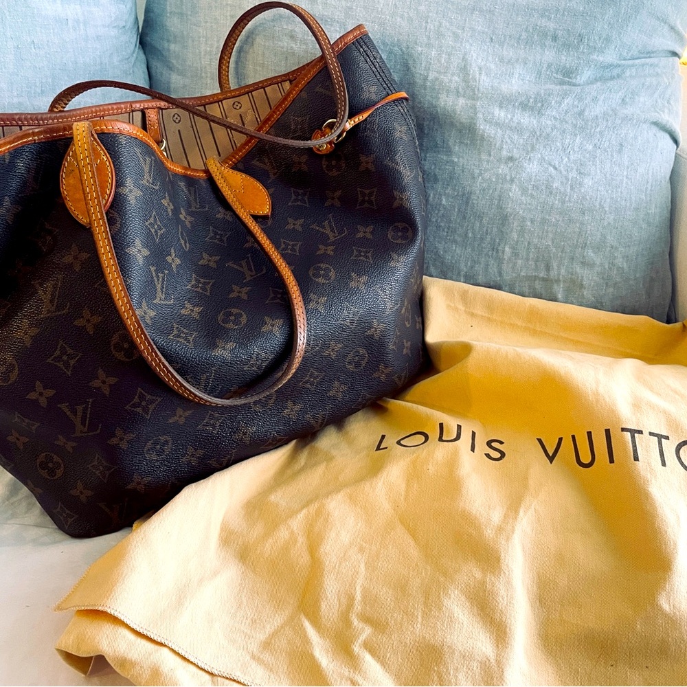 Louie Vuitton  Never Full MM, 2010